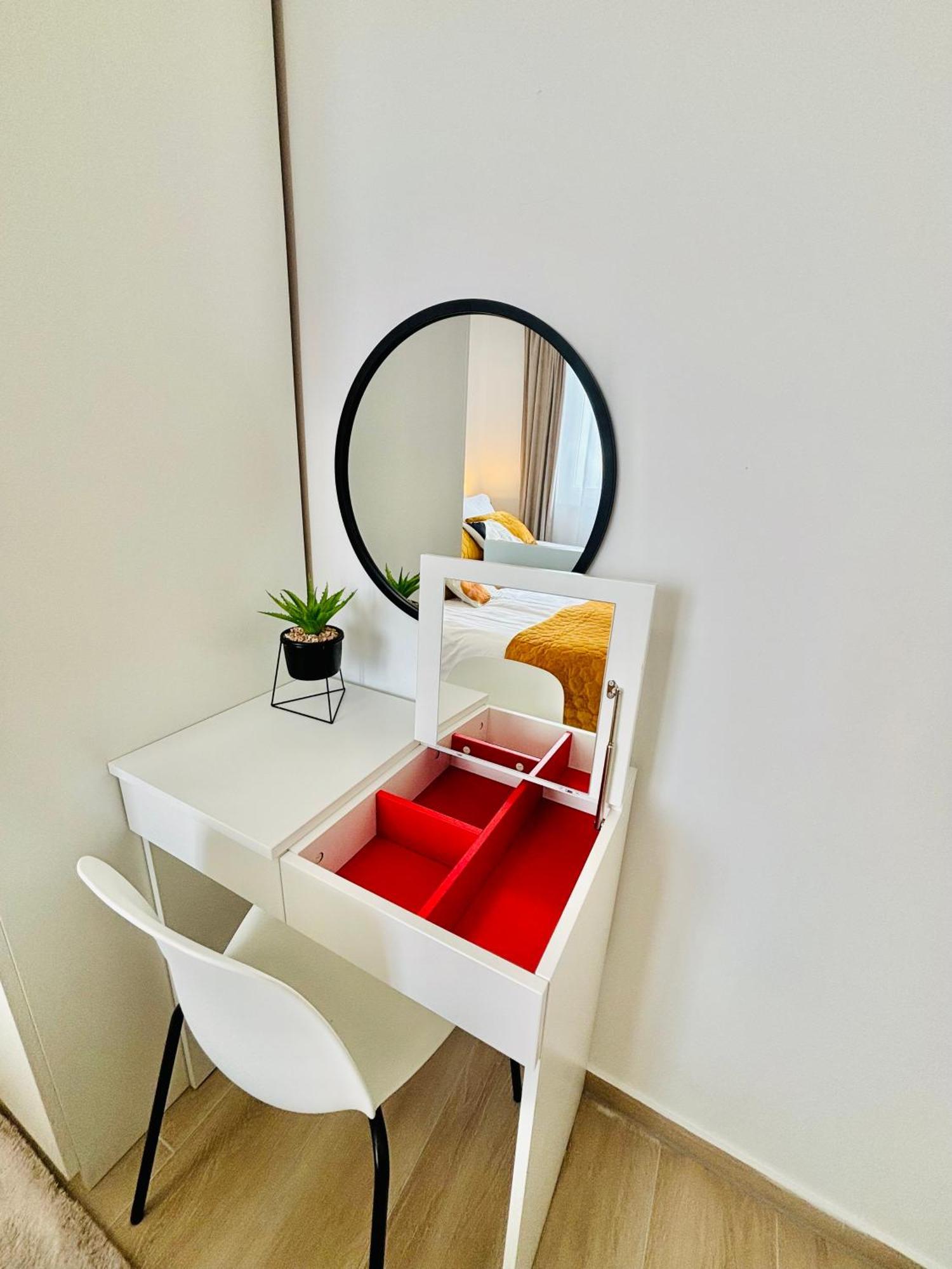 Modern Spot 4 Retreat *